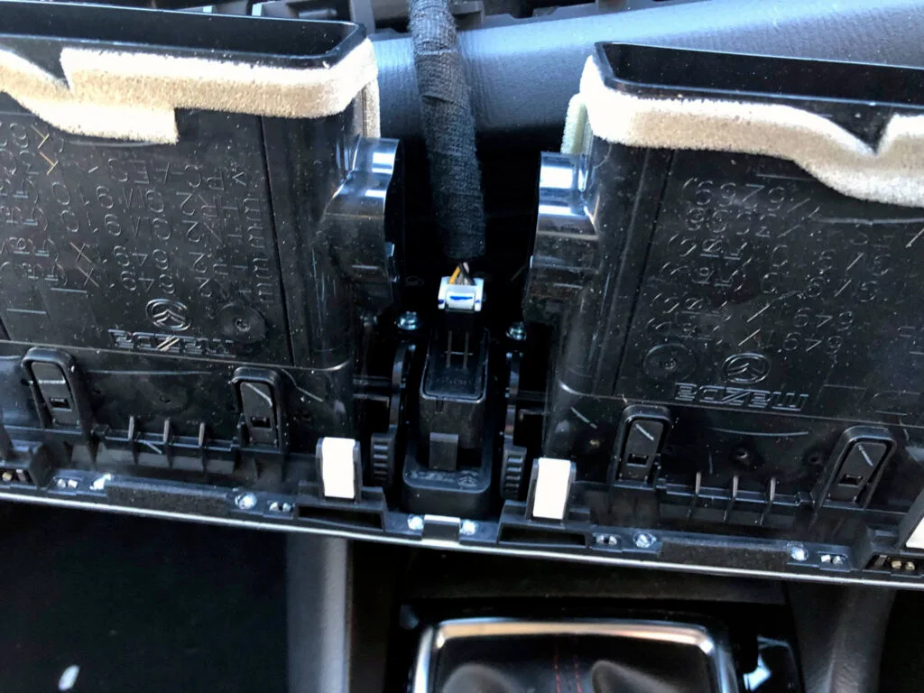 White cable plug revealed