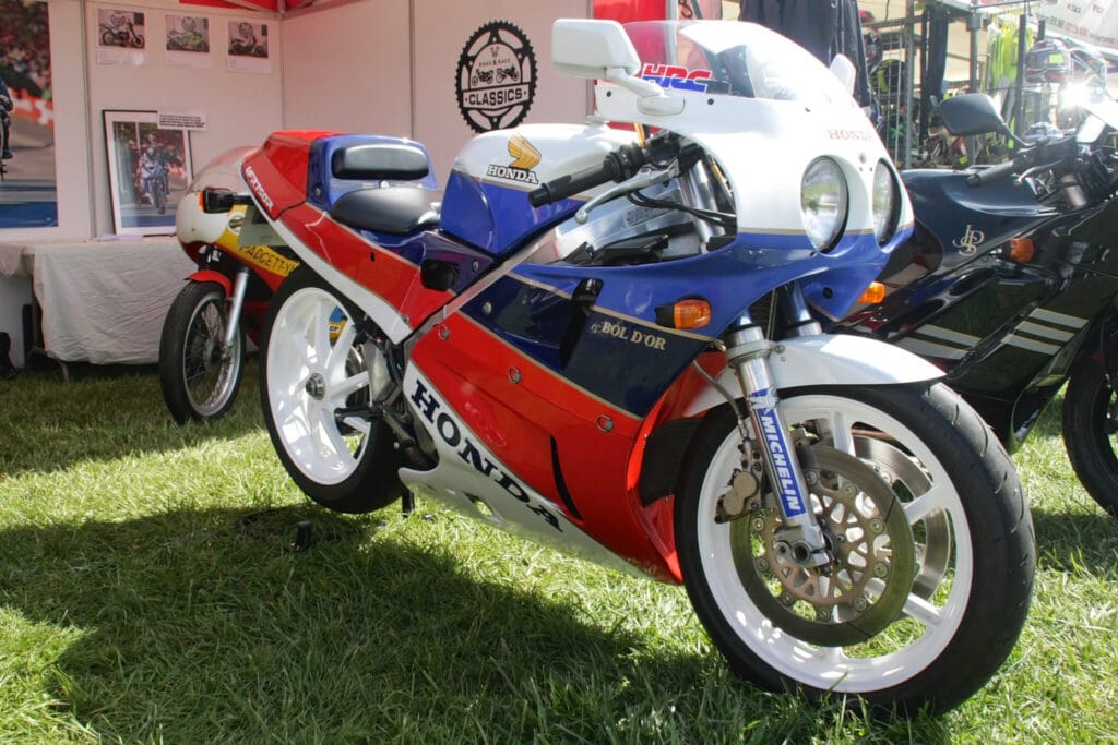 Honda VFR750R RC30  French Bol D'Or import